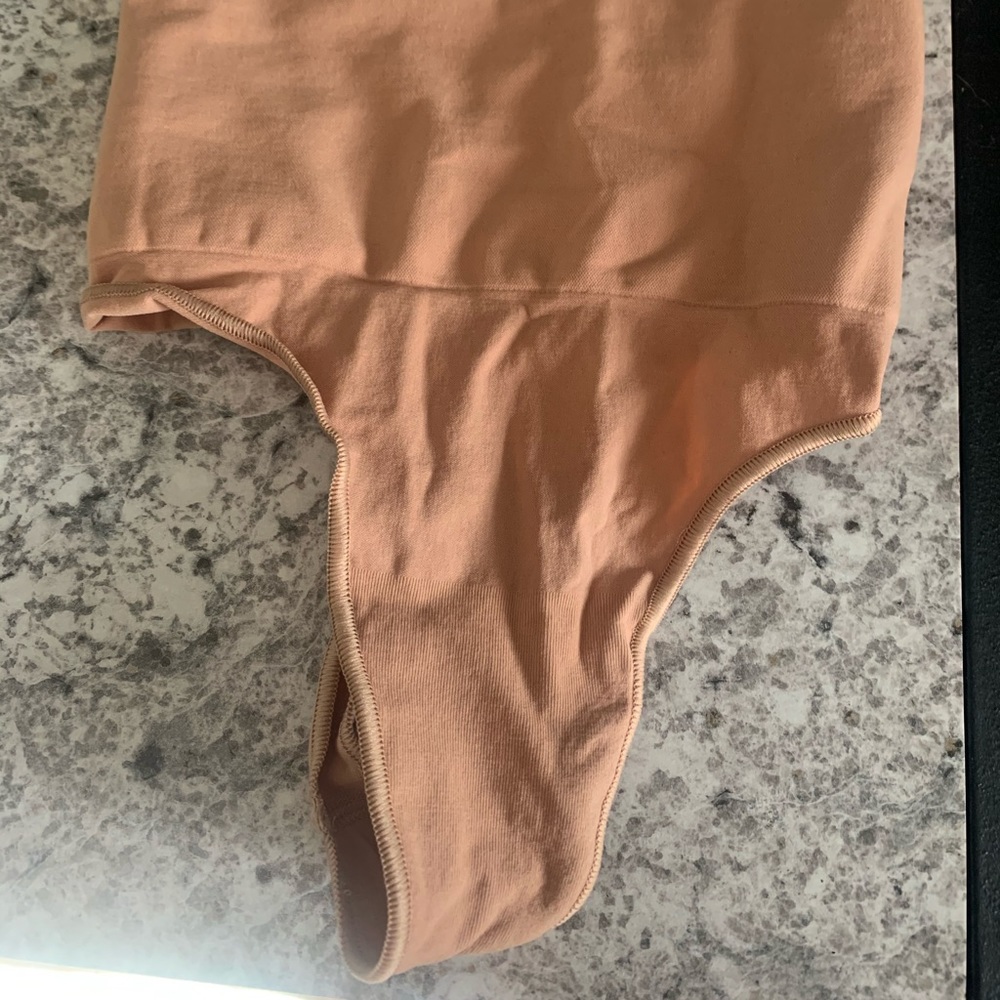 SKIMS core control thong